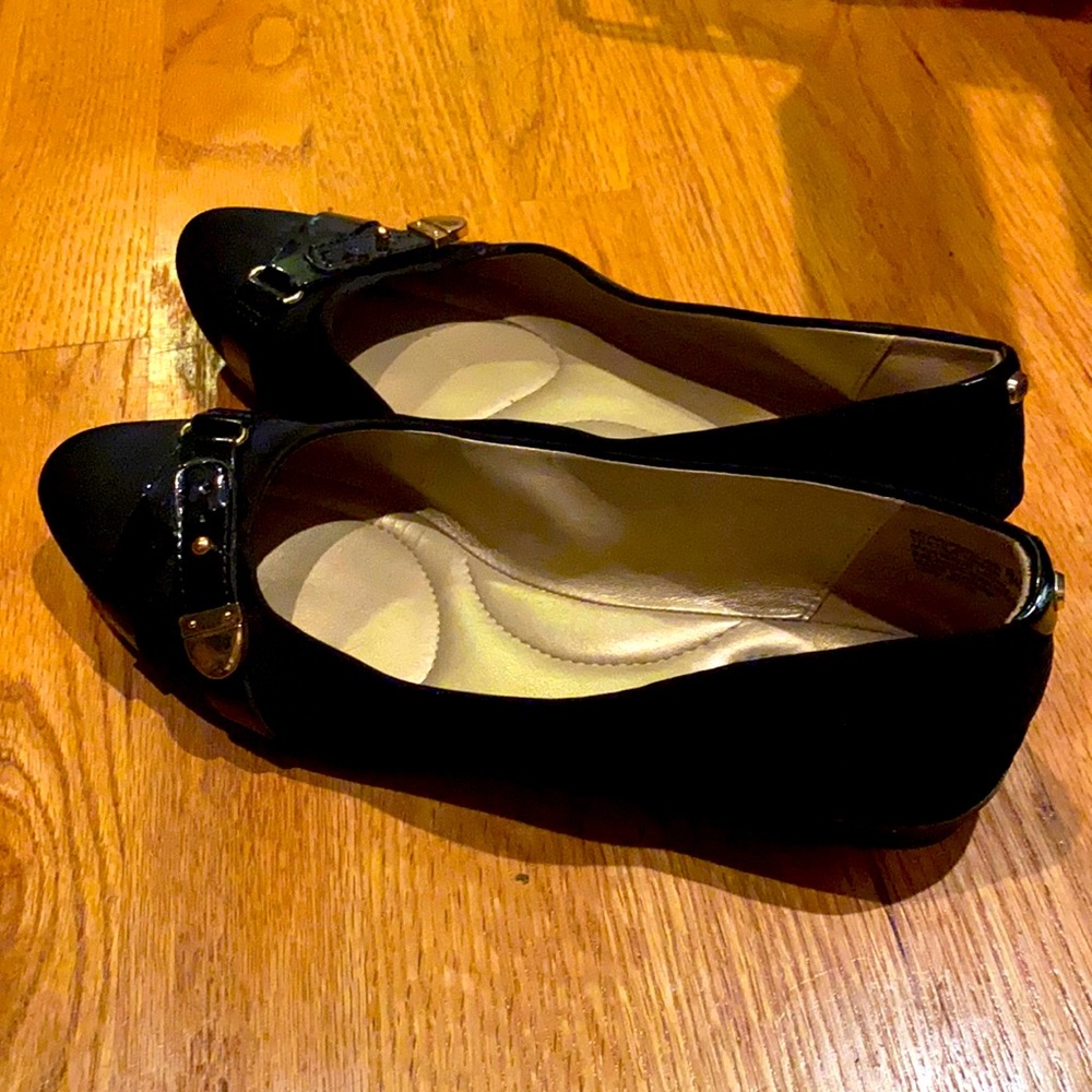 Bandolino flats